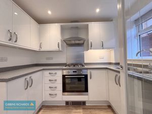 Kitchen- click for photo gallery